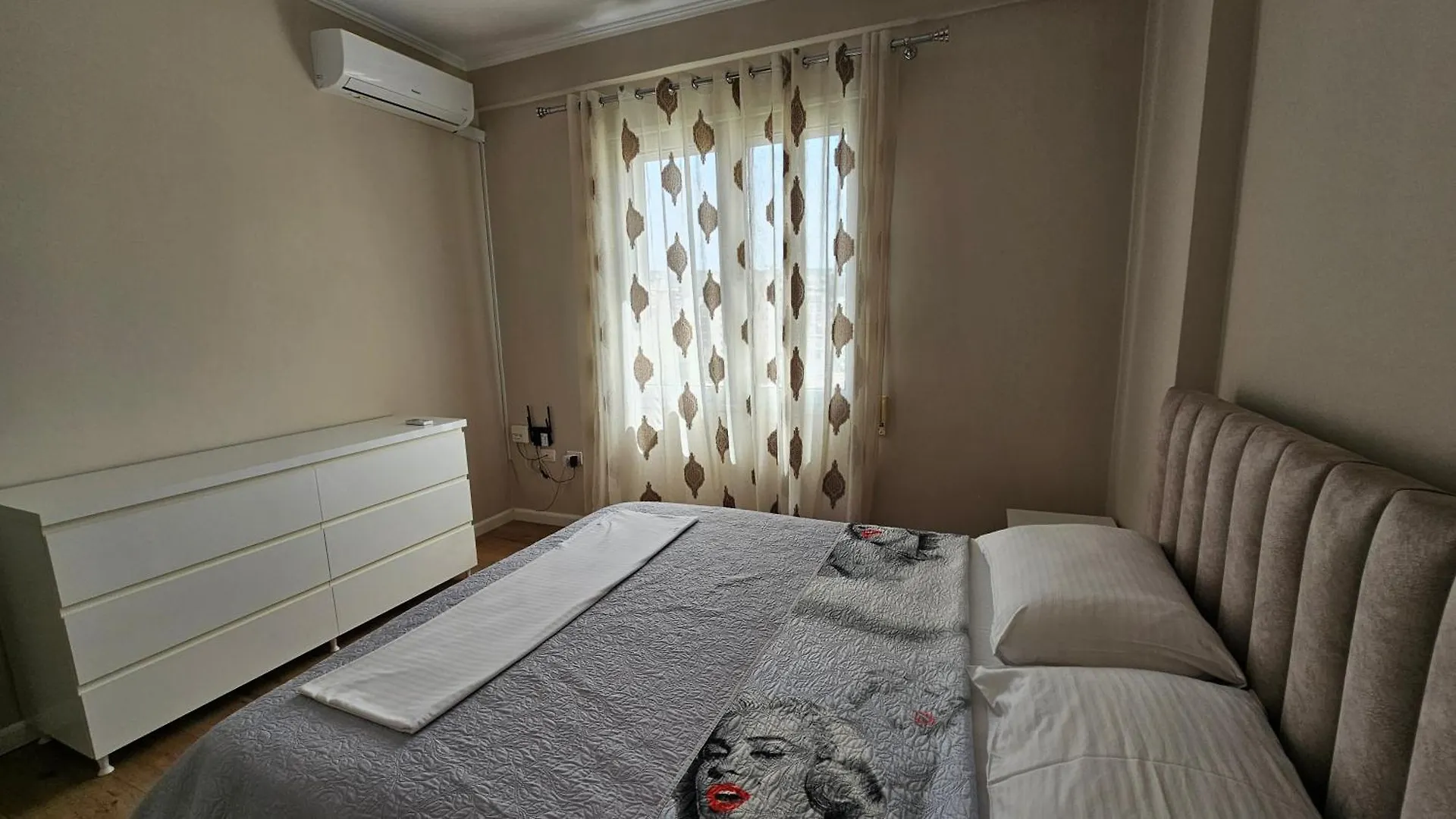 Renovated Condo Close To Town Center And The Beach Vlore 0*,
